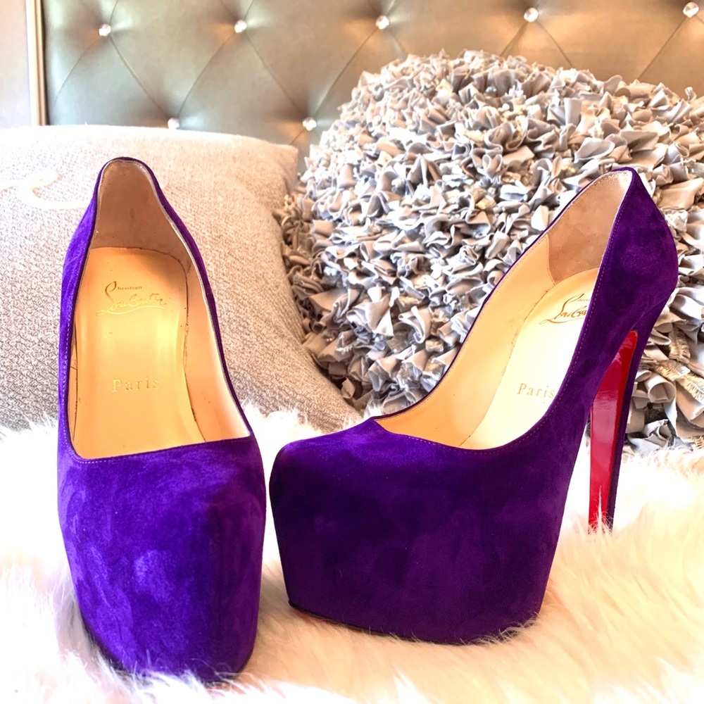 SOLD!!!! Christian Louboutin Daffodile Heels